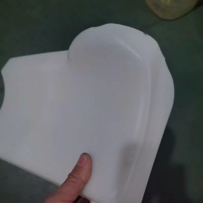 Speciaal gevormde plastic gas-/brandstoftank op maat vervaardigd door een professionele vormverwerkende dienst voor HDPE/LDPE/PP