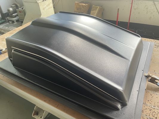 Op maat gemaakte vacuümvormonderdelen voor voertuigdakbekleding en ABS composiet leermateriaal door spuitgietdienst