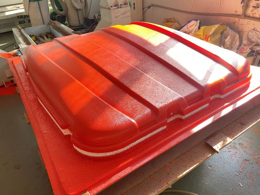 Op maat gemaakte vacuümvormonderdelen voor voertuigdakbekleding en ABS composiet leermateriaal door spuitgietdienst