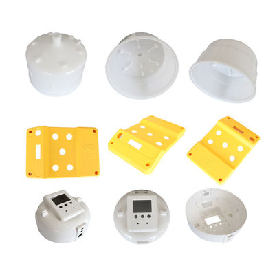 Productie van kunststofonderdelen met aangepaste kleurkeuze en polycarbonaat/ABS/PP-materiaal