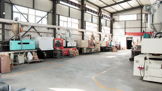 Op maat gemaakte kleuren Op maat gemaakte vorm Plastic Injection Molding Service op standaard vormbasis voor op maat gemaakte kunststof onderdeel