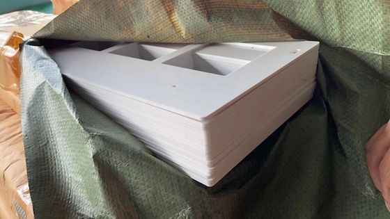 Snijdienst voor de verwerking van ABS/acryl/PP/PET/HDPE-platen/platen van kunststof om aan de eisen van de klant te voldoen