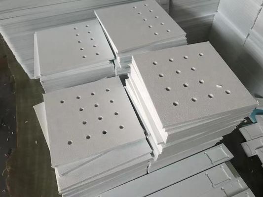 Snijdienst voor de verwerking van ABS/acryl/PP/PET/HDPE-platen/platen van kunststof om aan de eisen van de klant te voldoen