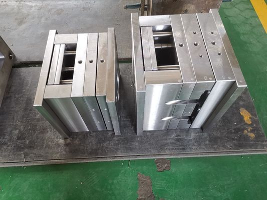 Gepersonaliseerde kleuren Plastic Blow Molding Mold voor ontwerp en aanpassing van plastic producten