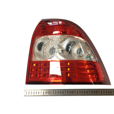 Customized Surface Auto Headlight Plastic Parts with Stable Dimension and Good Weather Resistance (Auto-opperlicht op de oppervlakte)