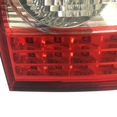 Customized Surface Auto Headlight Plastic Parts with Stable Dimension and Good Weather Resistance (Auto-opperlicht op de oppervlakte)